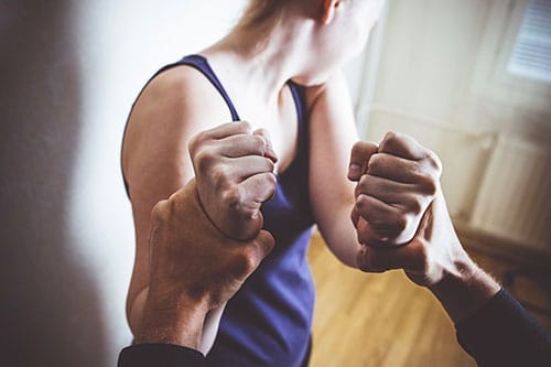 figlio adolescente violento-cosa-fare